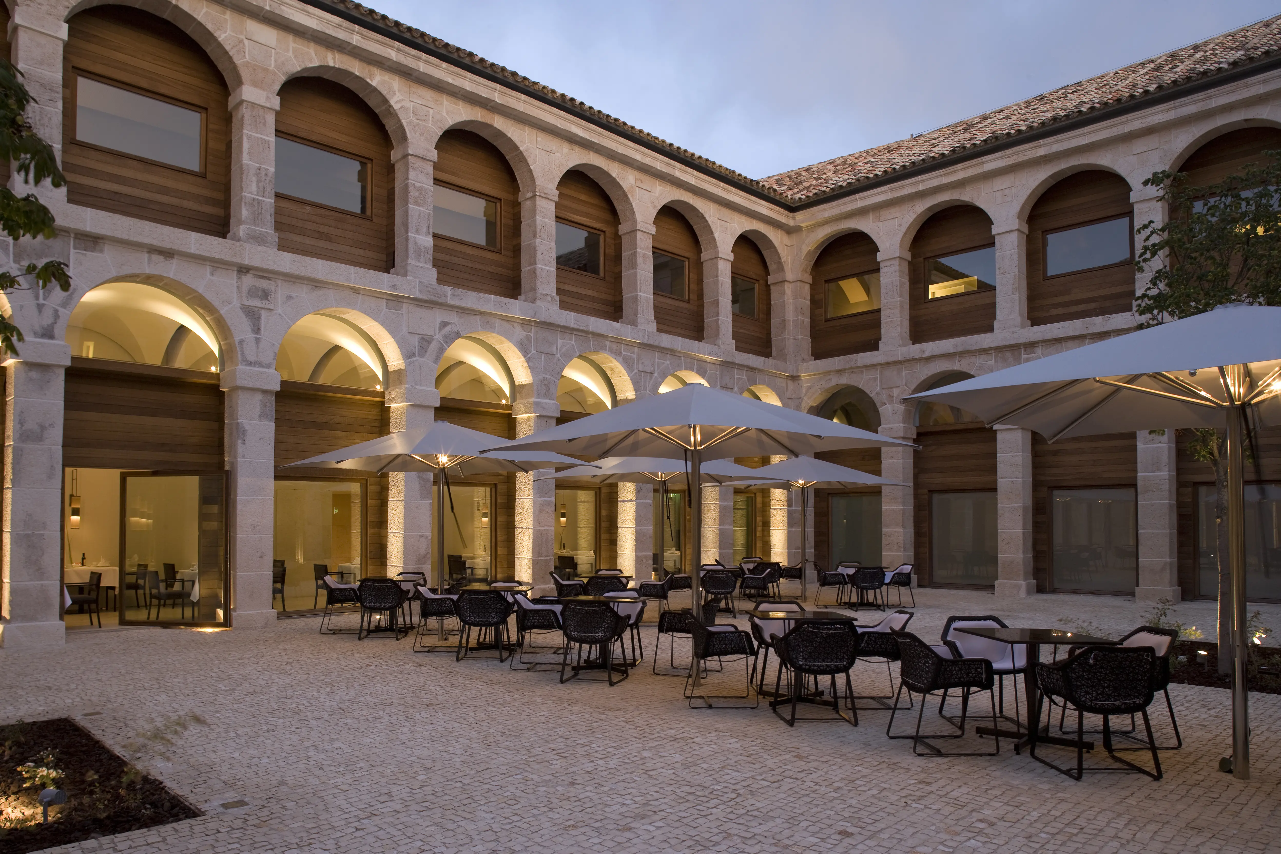 Parador de Alcalá de Henares, Courtyard