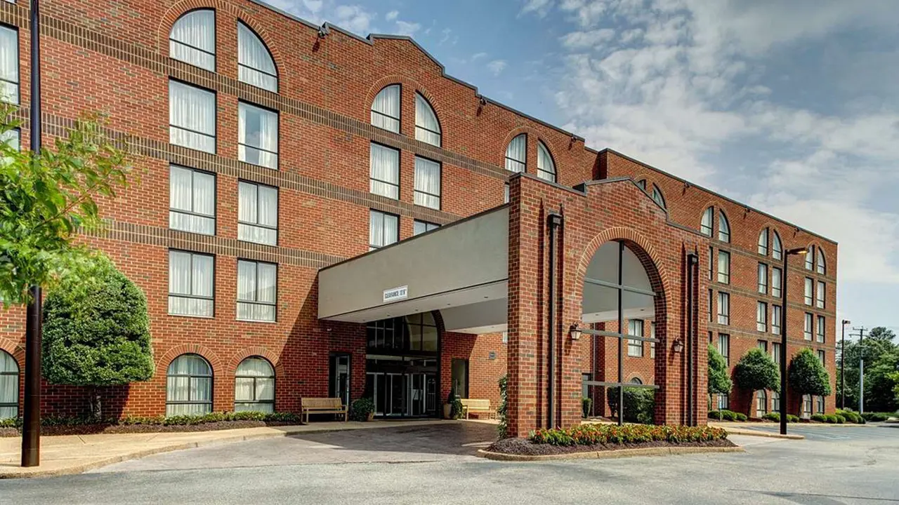Embassy Suites Hotel, Williamsburg, exterior