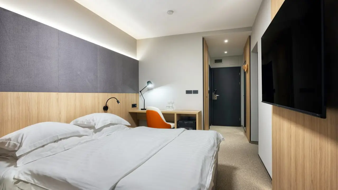 Hotel Kompas, Bled, Bedroom