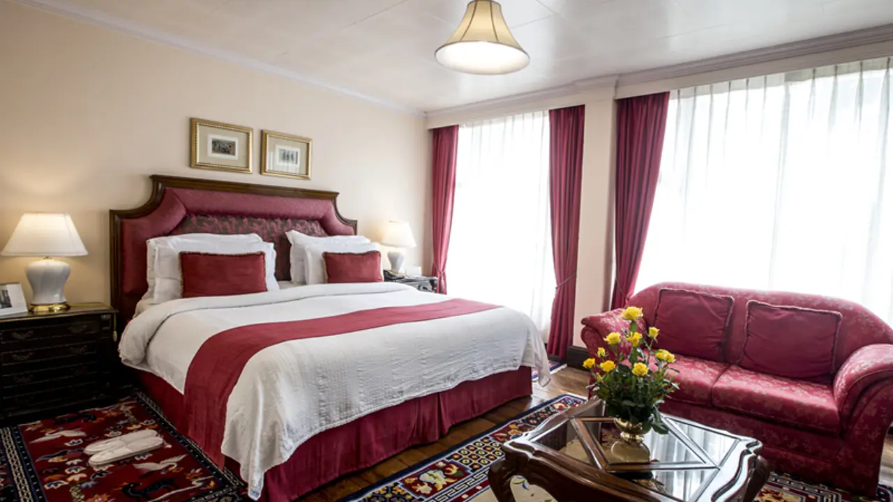 The Elgin, Darjeeling, bedroom