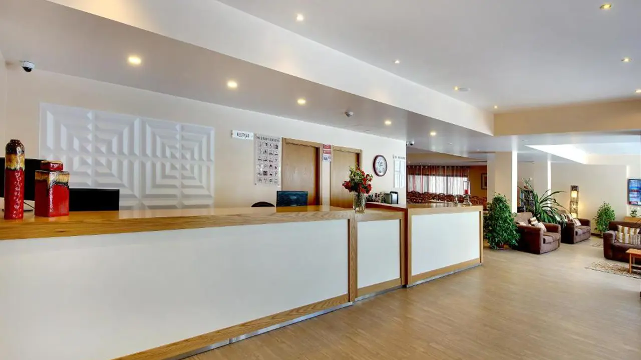 Hotel Alba, Monte Gordo, Reception