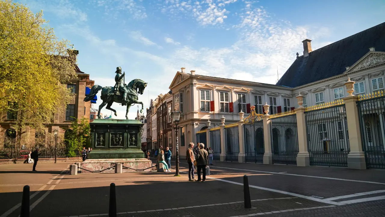 Statue of Prince William of Orange, Noordeinde Palace, The Hague