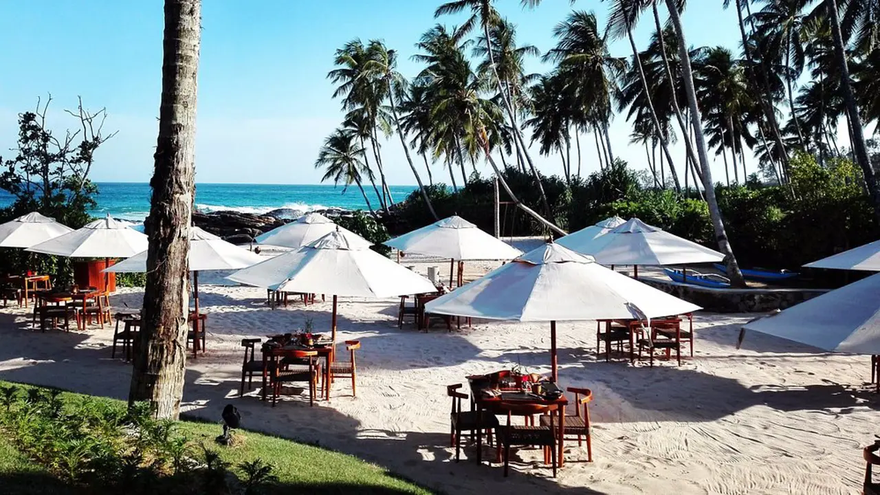 Anantara Peace Haven, Tangalle, beach dining