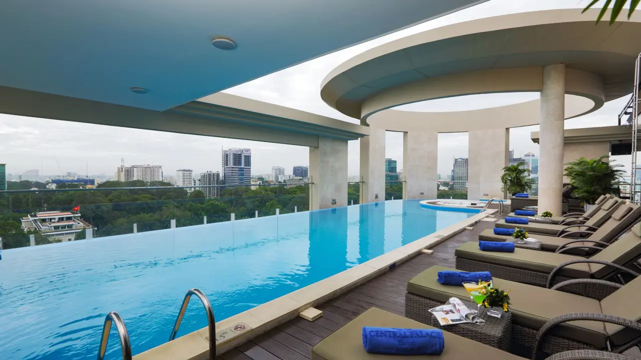 Central Palace Hotel, Ho Chi Minh, pool
