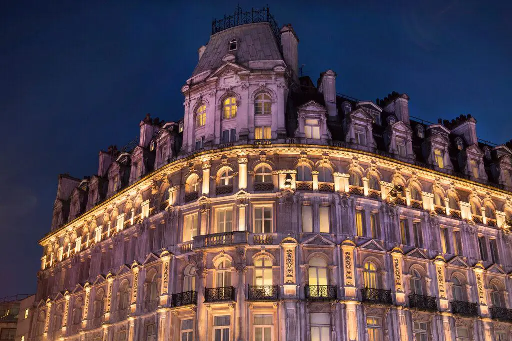 Thistle London Piccadilly, London, Exterior
