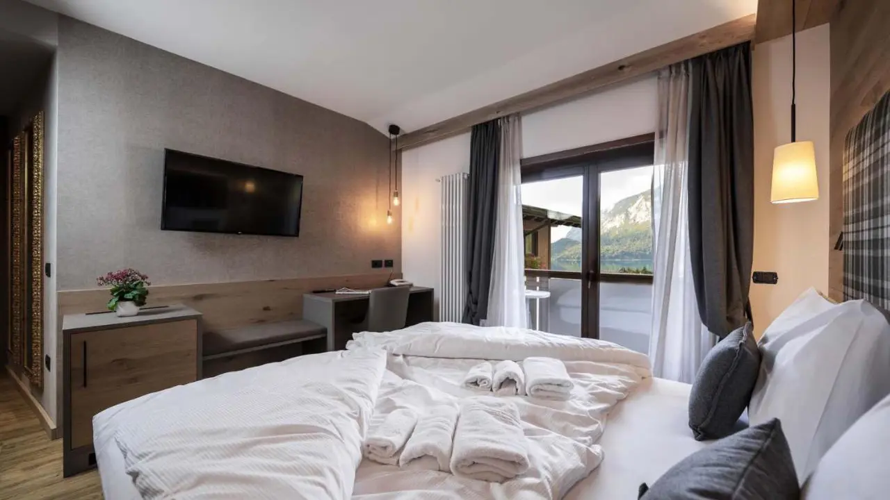 Hotel Ariston, Molveno, Double Bedroom