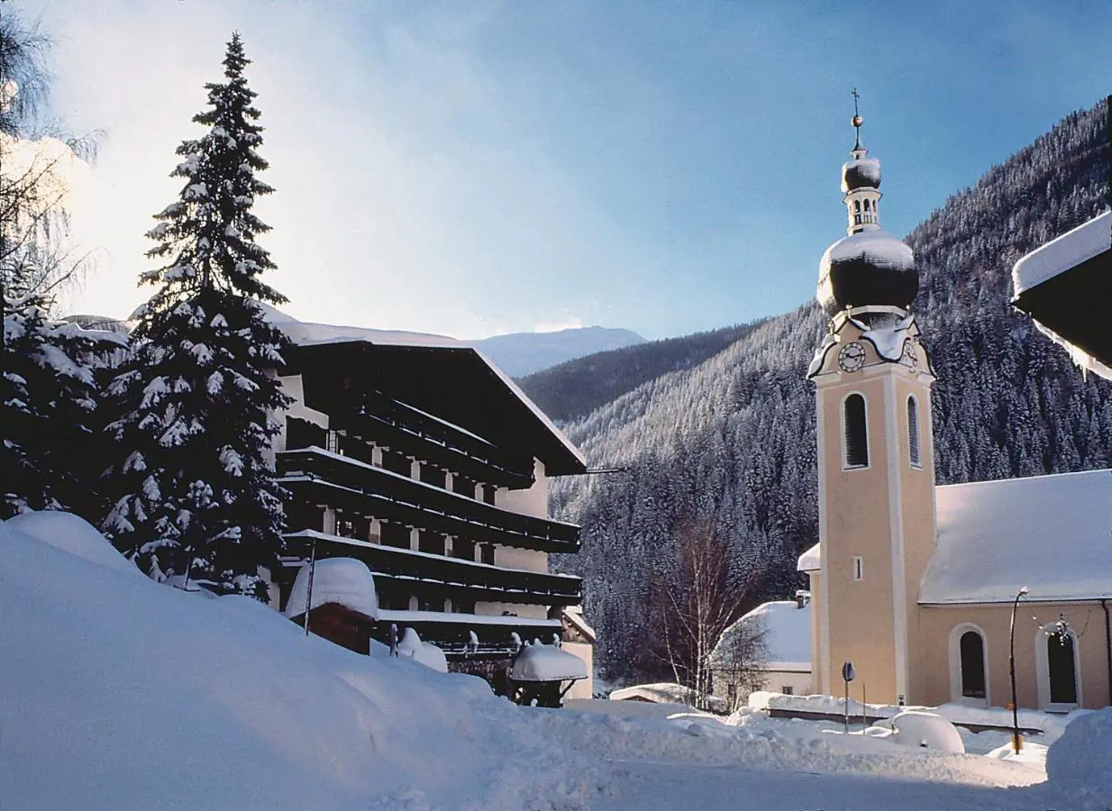 Hotel Basur, Flirsch Am Arlberg