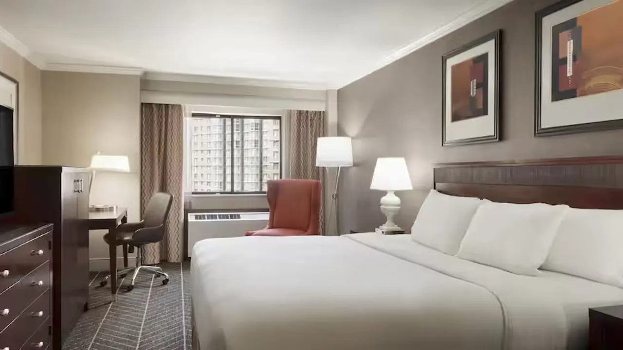 Hilton Hotel, Arlington, bedroom