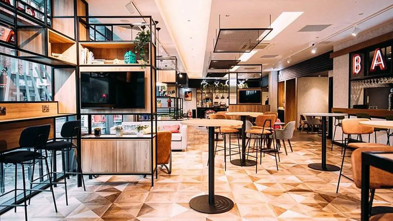 Ibis City Centre, Belfast, Cafe Bar