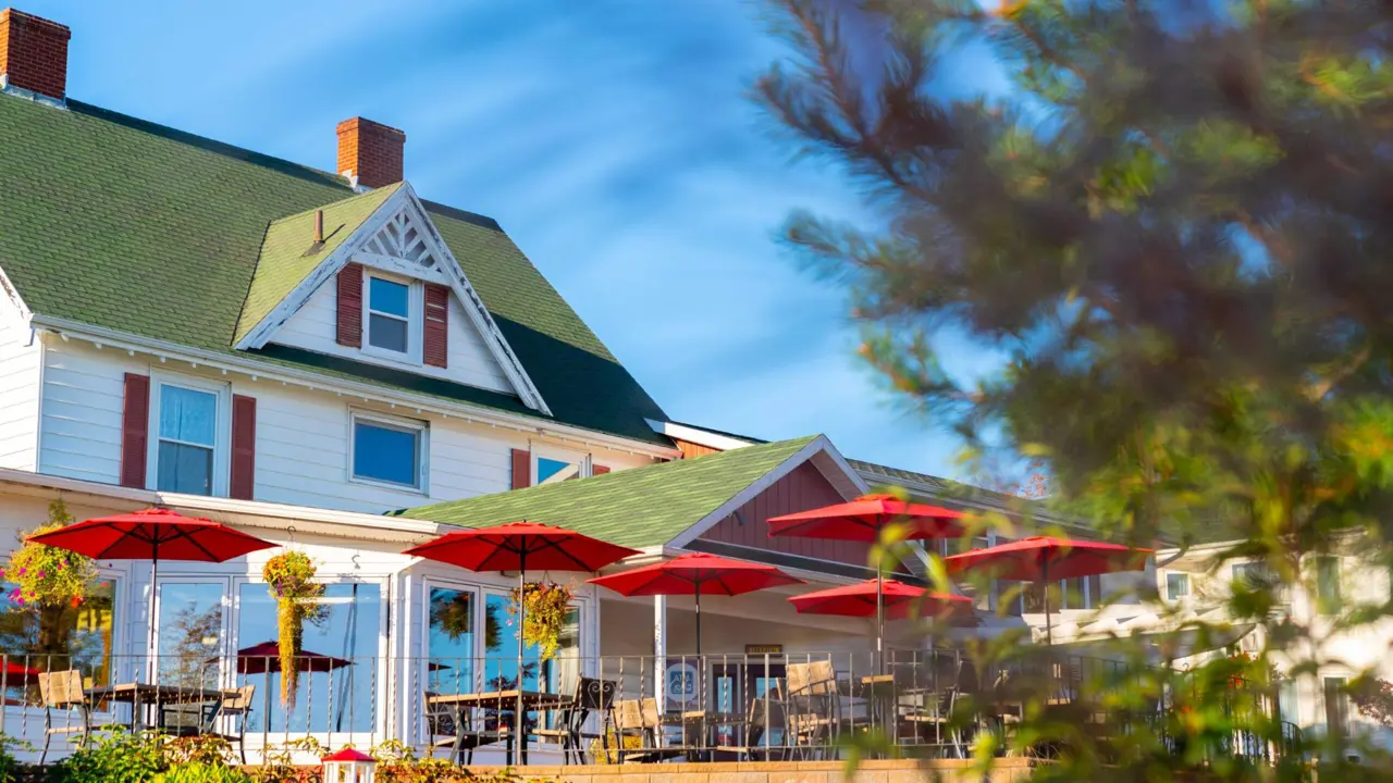Auberge Gisele’s Inn, Baddeck, exterior