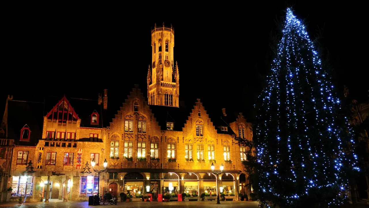 The Christmas tree in Burg Square, Bruges