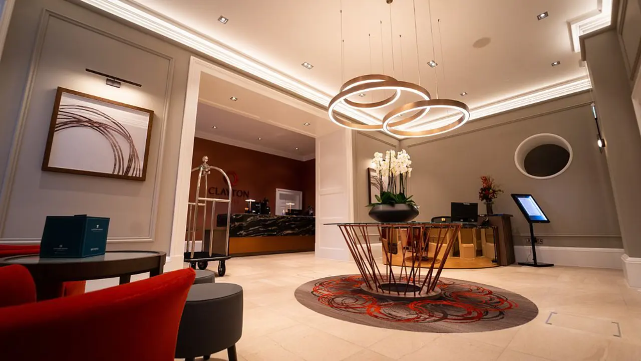 Clayton Hotel, Glasgow, Reception