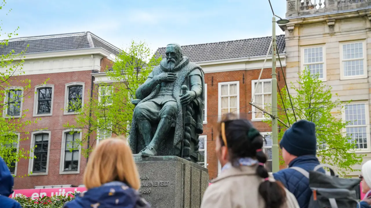 Bronze statue of Johan van Oldenbarnevelt, The Hague