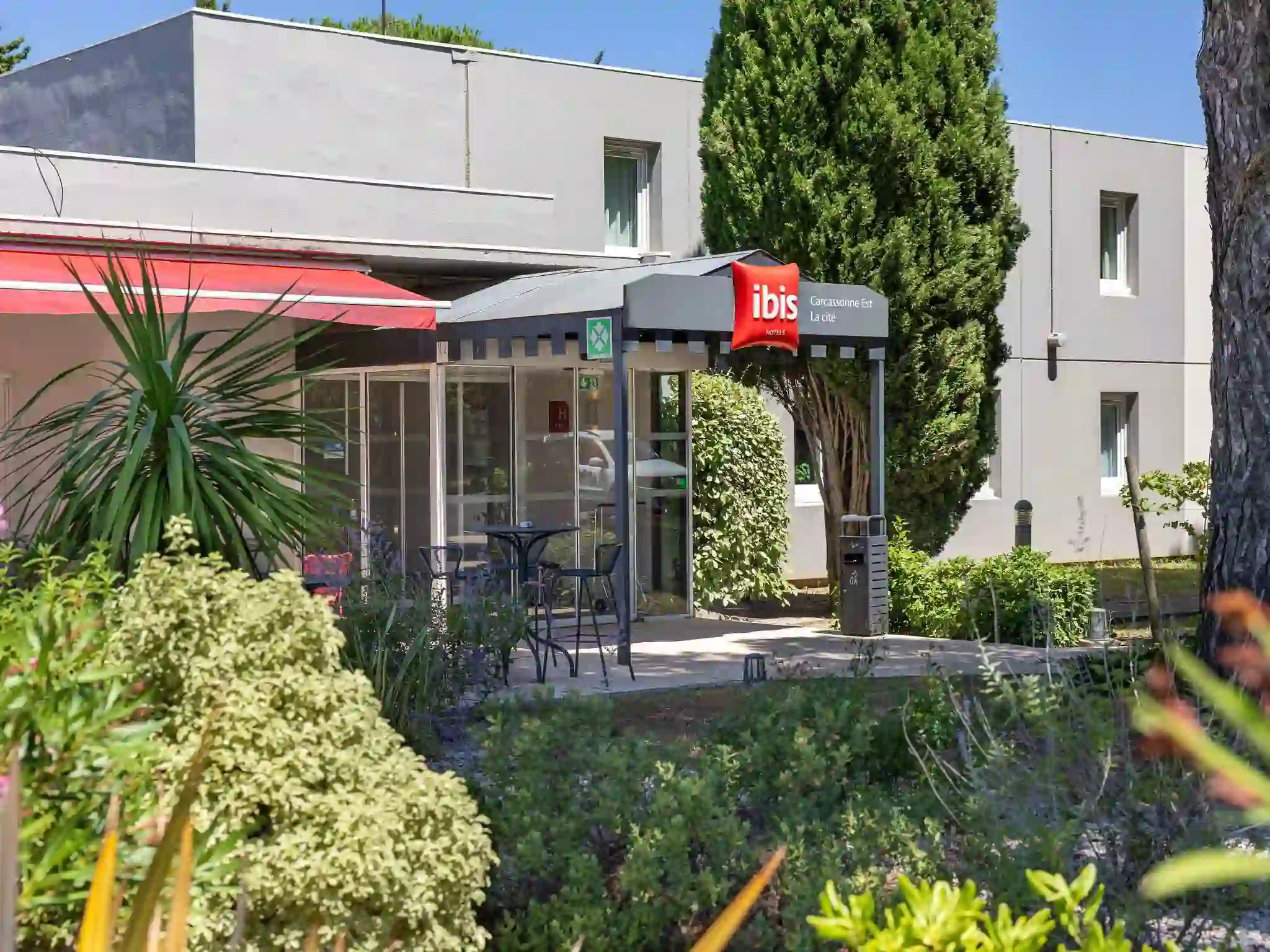 Ibis Carcassonne Entrance