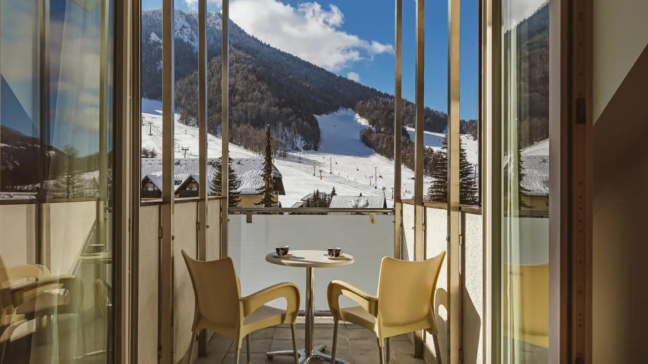 Hotel Kompas, Kranjska Gora, Balcony Winter