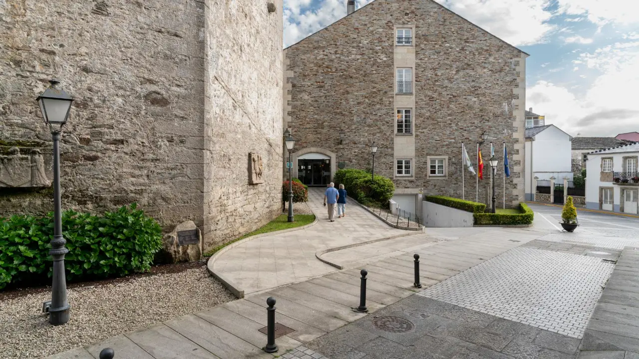 Parador de Vialba, Vialba, entrance