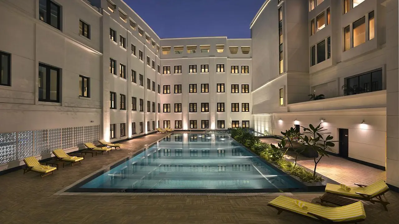 The LaLiT Great Eastern, Kolkata, pool