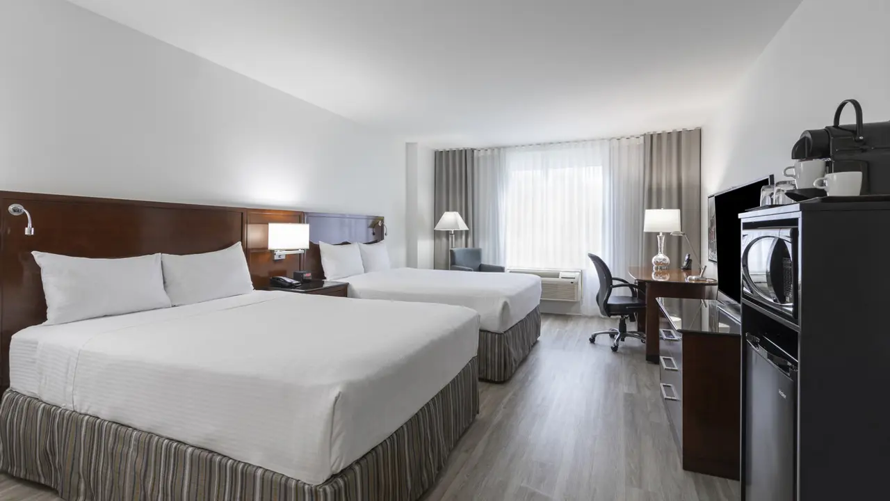 Le Nouvel Hotel, Montreal, bedroom