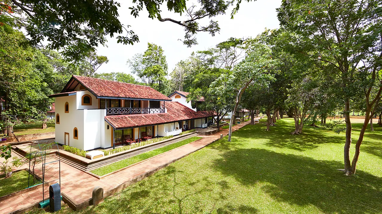 Cinnamon Lodge, Habarana, room exterior