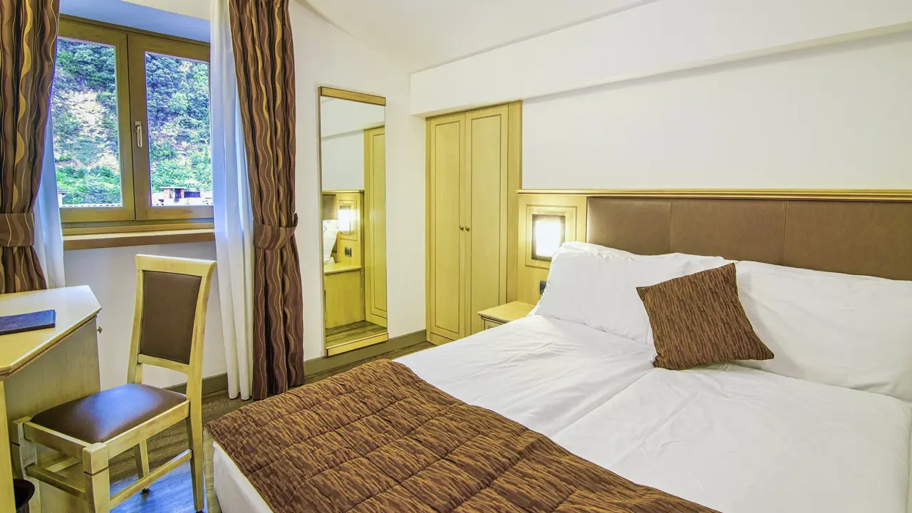 Hotel Portici, Riva del Garda, Bedroom