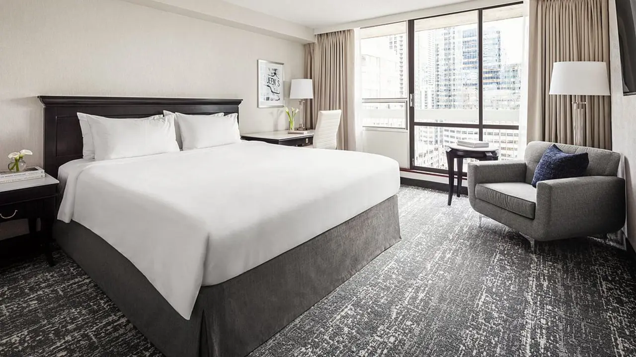 The Chelsea, Toronto, bedroom