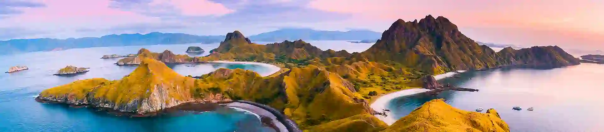 1920 Adobestock 208653771 Komodo Island, Labuan Bajo, Flores, Indonesia