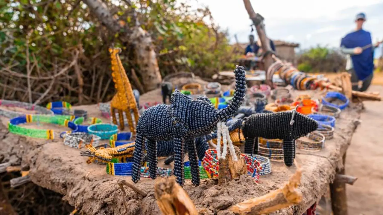 Souvenirs, Maasai village 