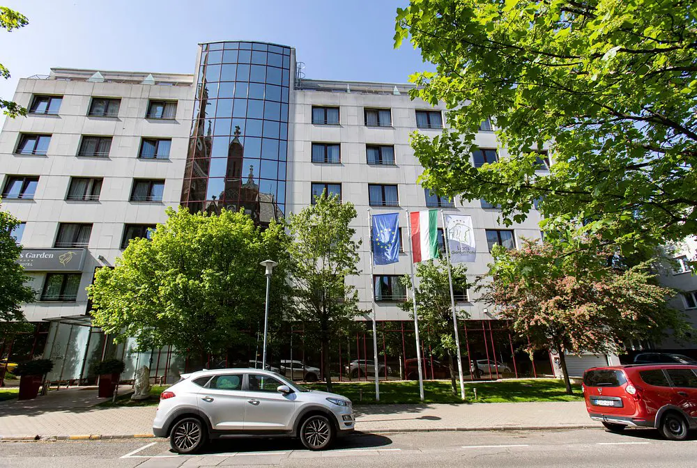 Hotel Lions Garden, Budapest, Exterior