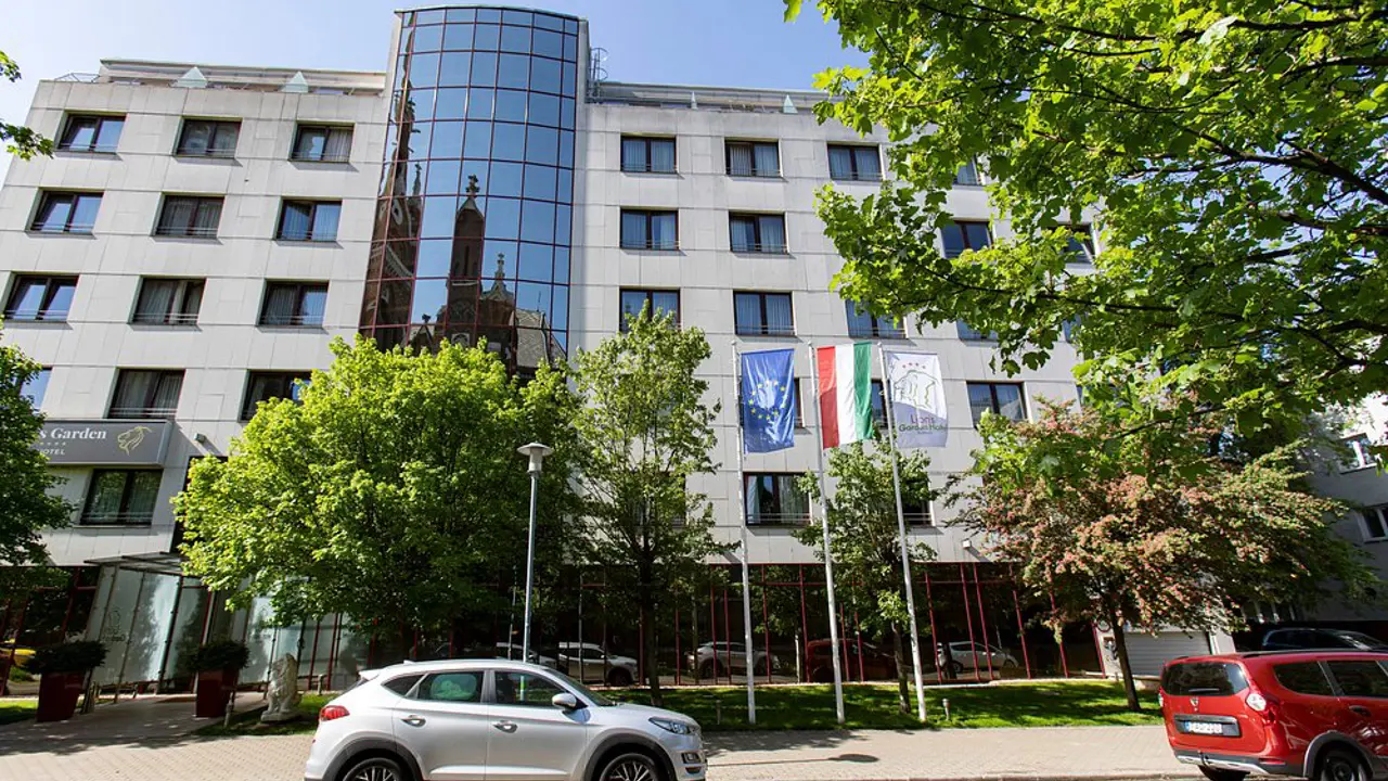 Hotel Lions Garden, Budapest, Exterior