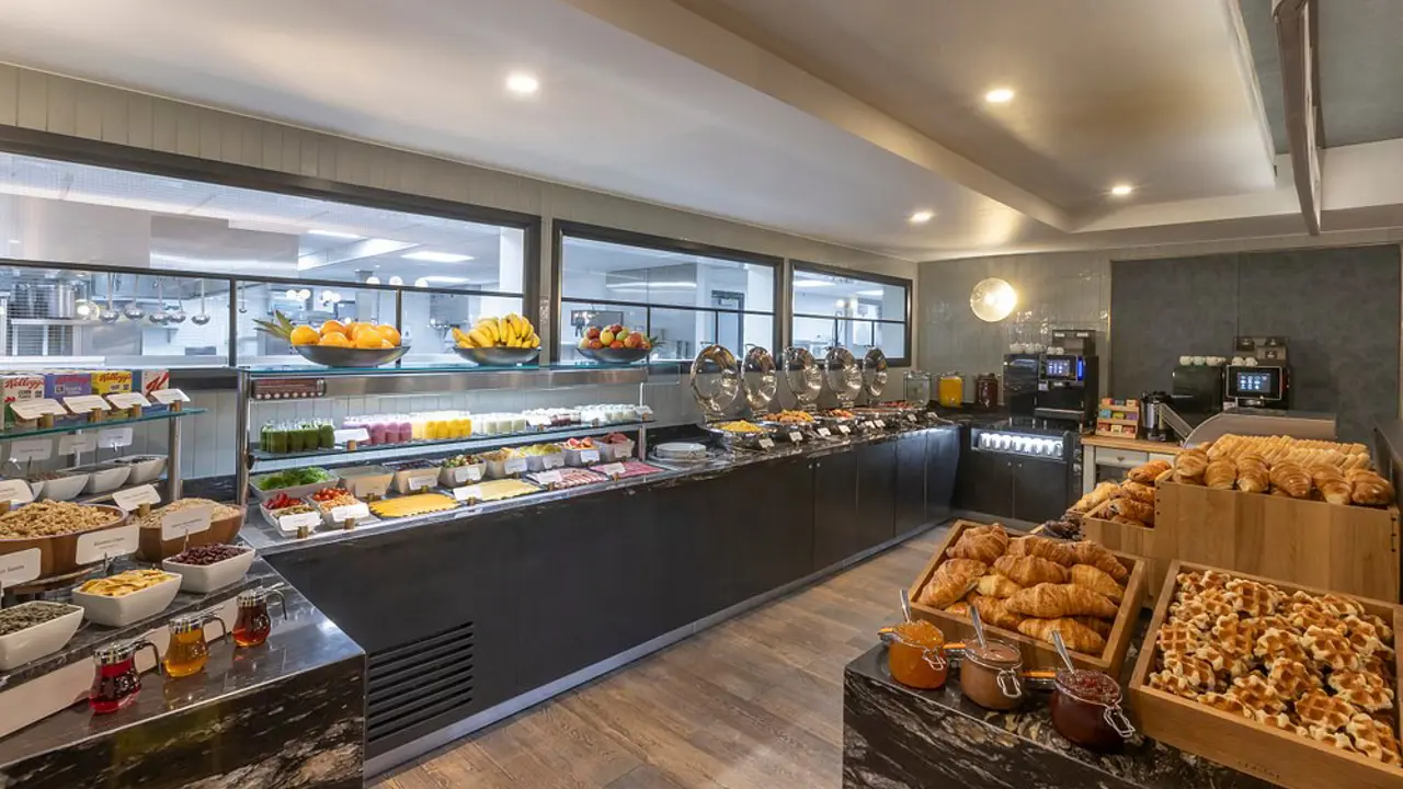 Clayton Hotel City Of London, London, Dining