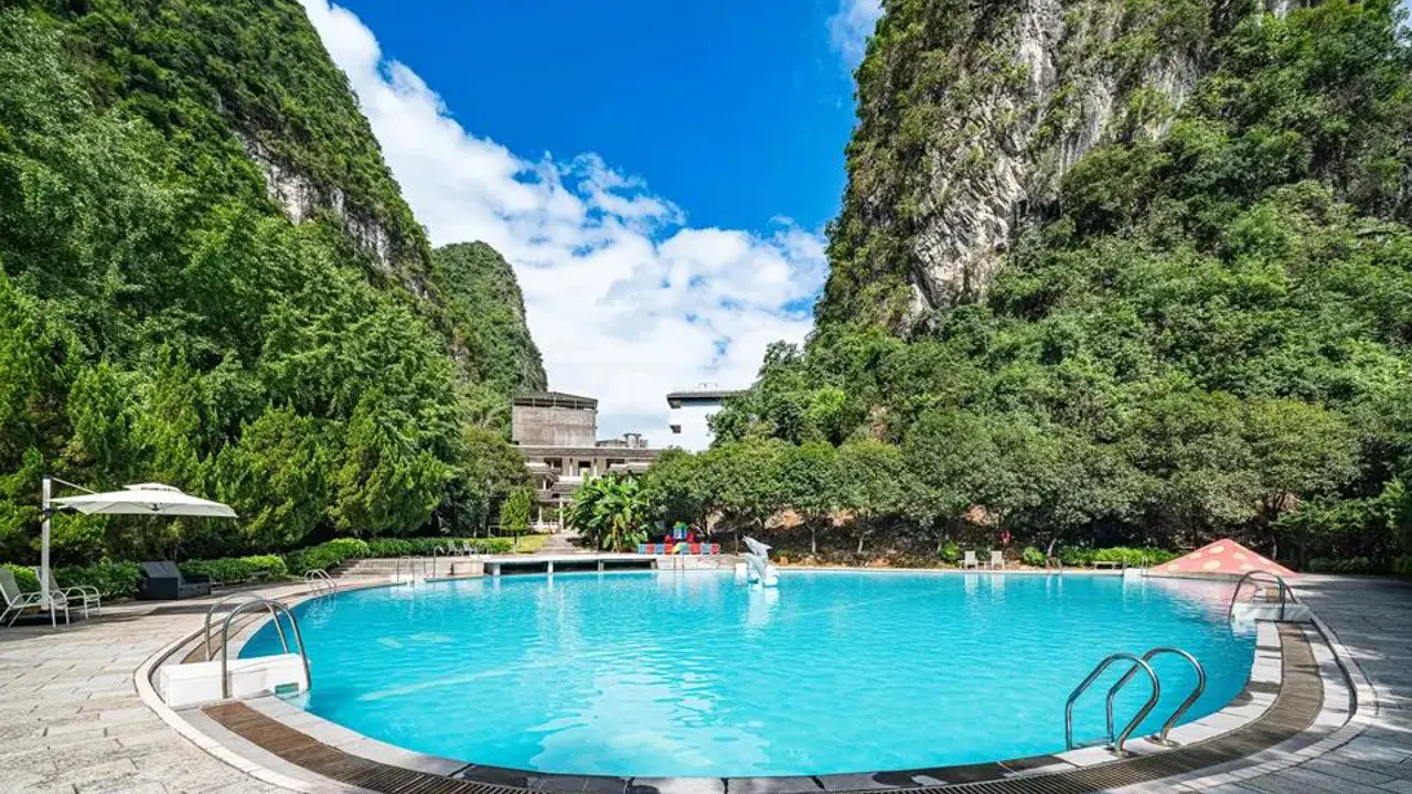 Hotel New West Street, Yangshuo, pool