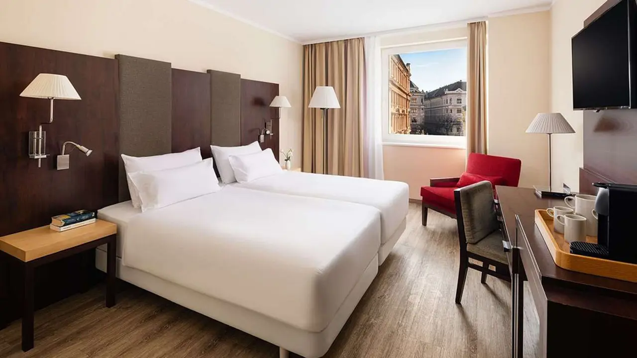 Hotel NH Budapest City, Budapest, bedroom
