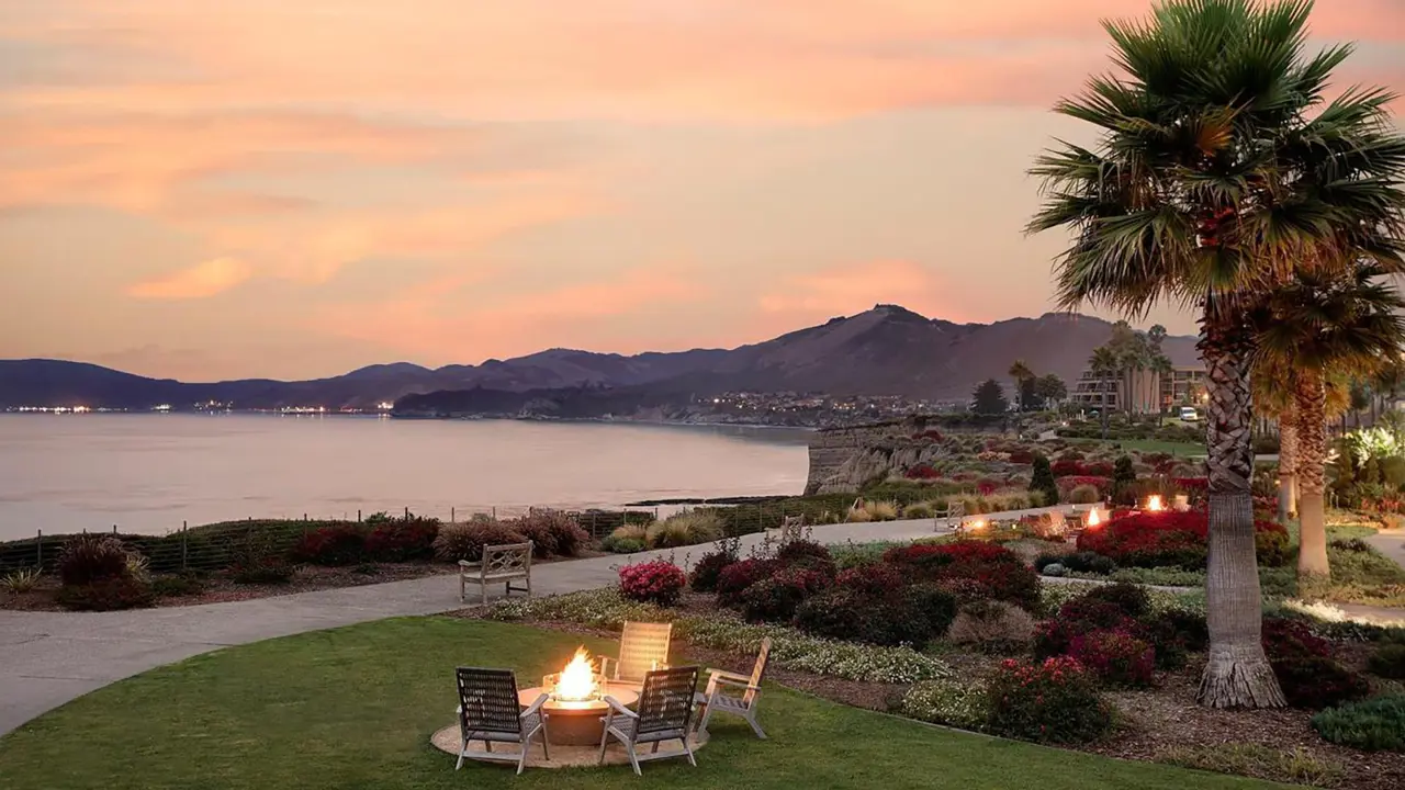 Spyglass Inn, Pismo Beach, grounds
