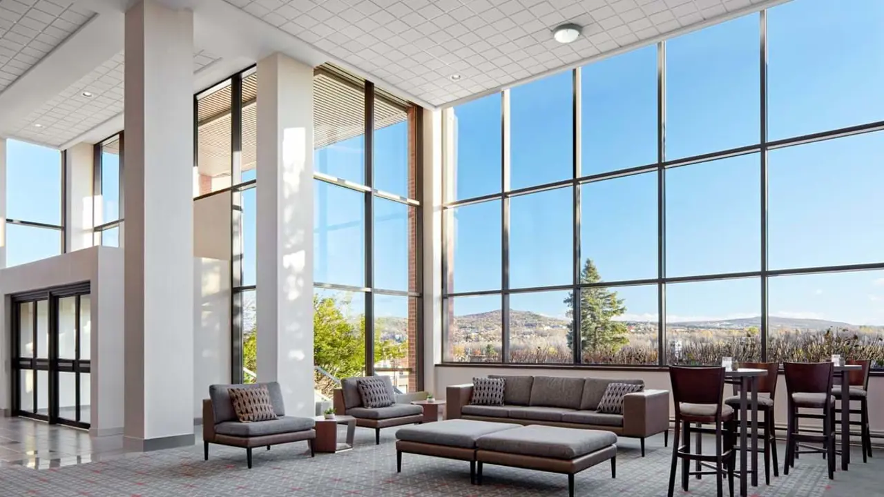 Delta Sherbrooke Hotel, Sherbrooke, reception