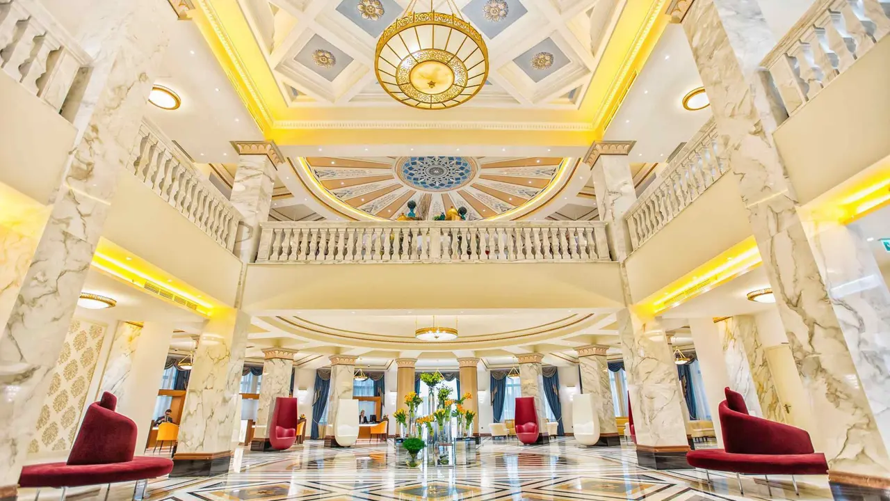 The Biltmore, Tbilisi, lobby