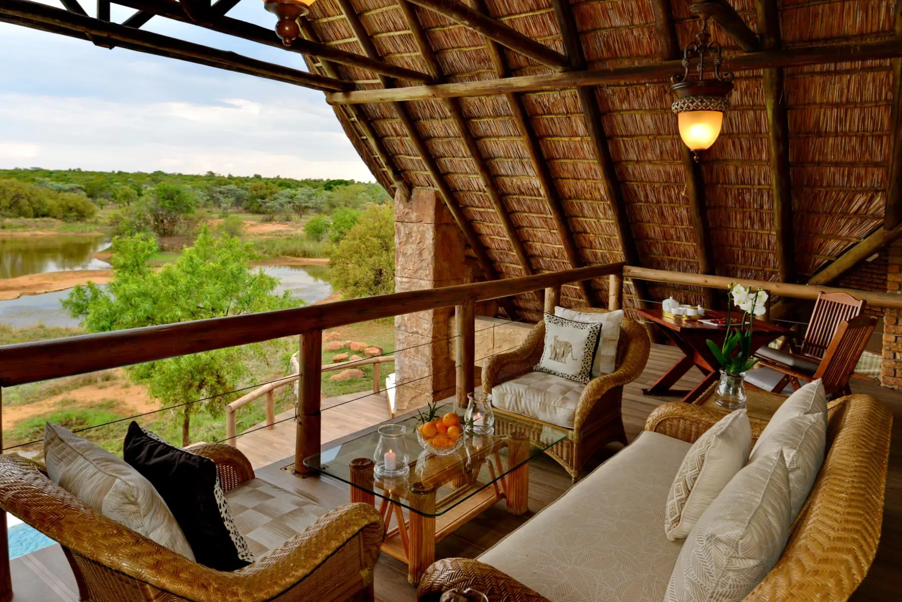 Kingfisher Villa Suites, Mabula Game Reserve, upstairs sitting area
