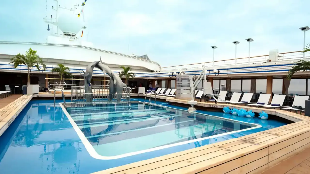 MS Zaandam, Holland America, pool
