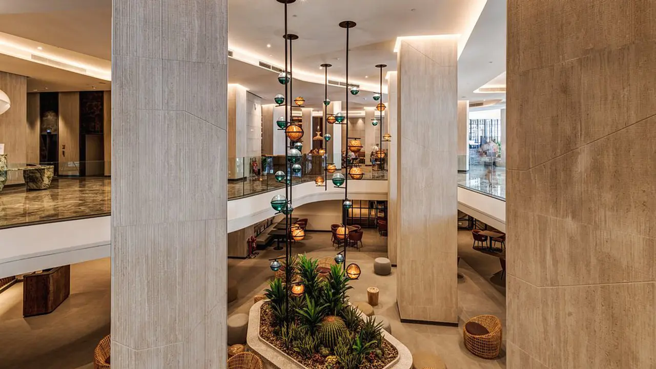 X ODYCY Hotel, Qawra, Lobby