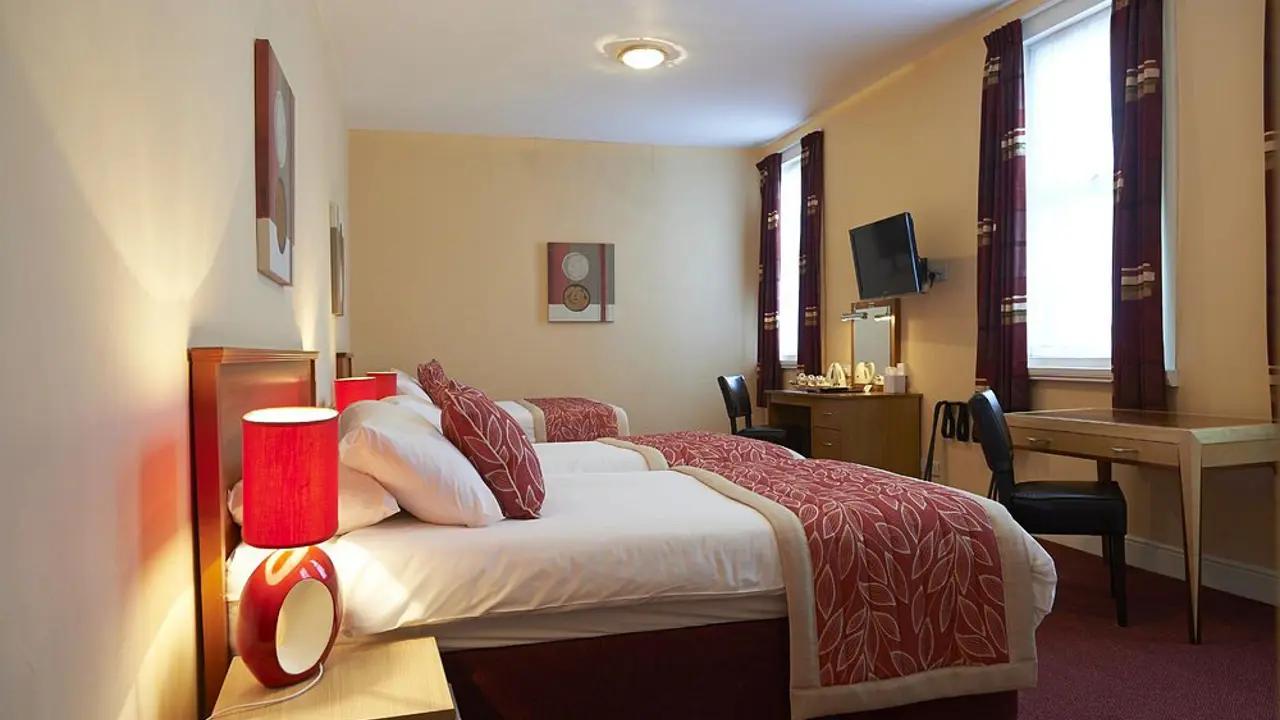 Chesterhouse Hotel, Douglas, Twin Room
