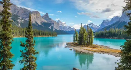 Spirit Island in Maligne Lake, Jasper National Park, Alberta