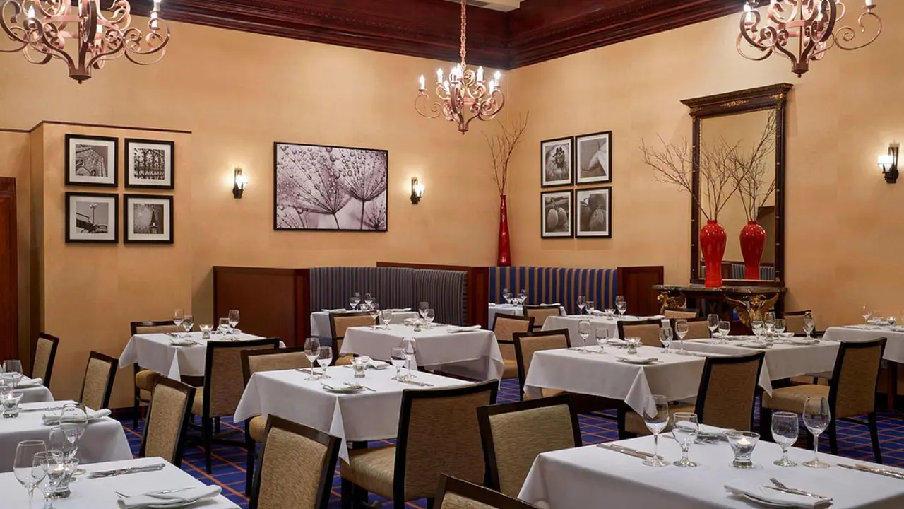 Sheraton Ottawa Hotel, Ottawa, dining