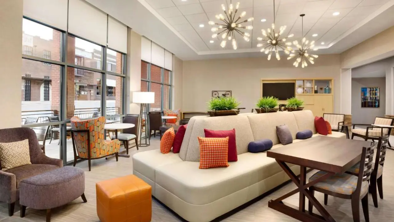 Home2 Suites Hilton, Birmingham, lounge