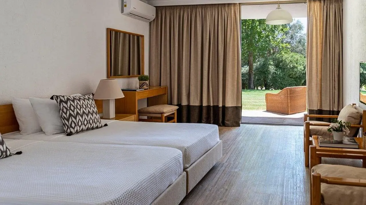Amalia Hotel, Olympia, bedroom
