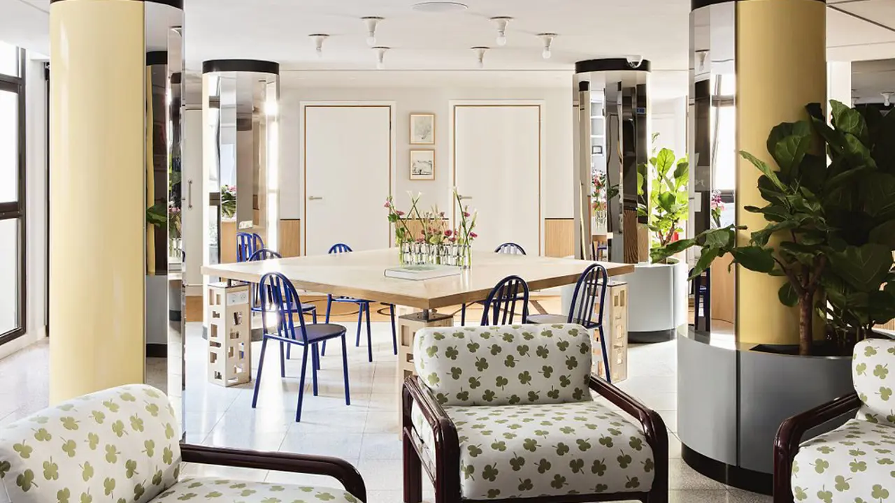 Hotel Rosalie, Paris, Reception