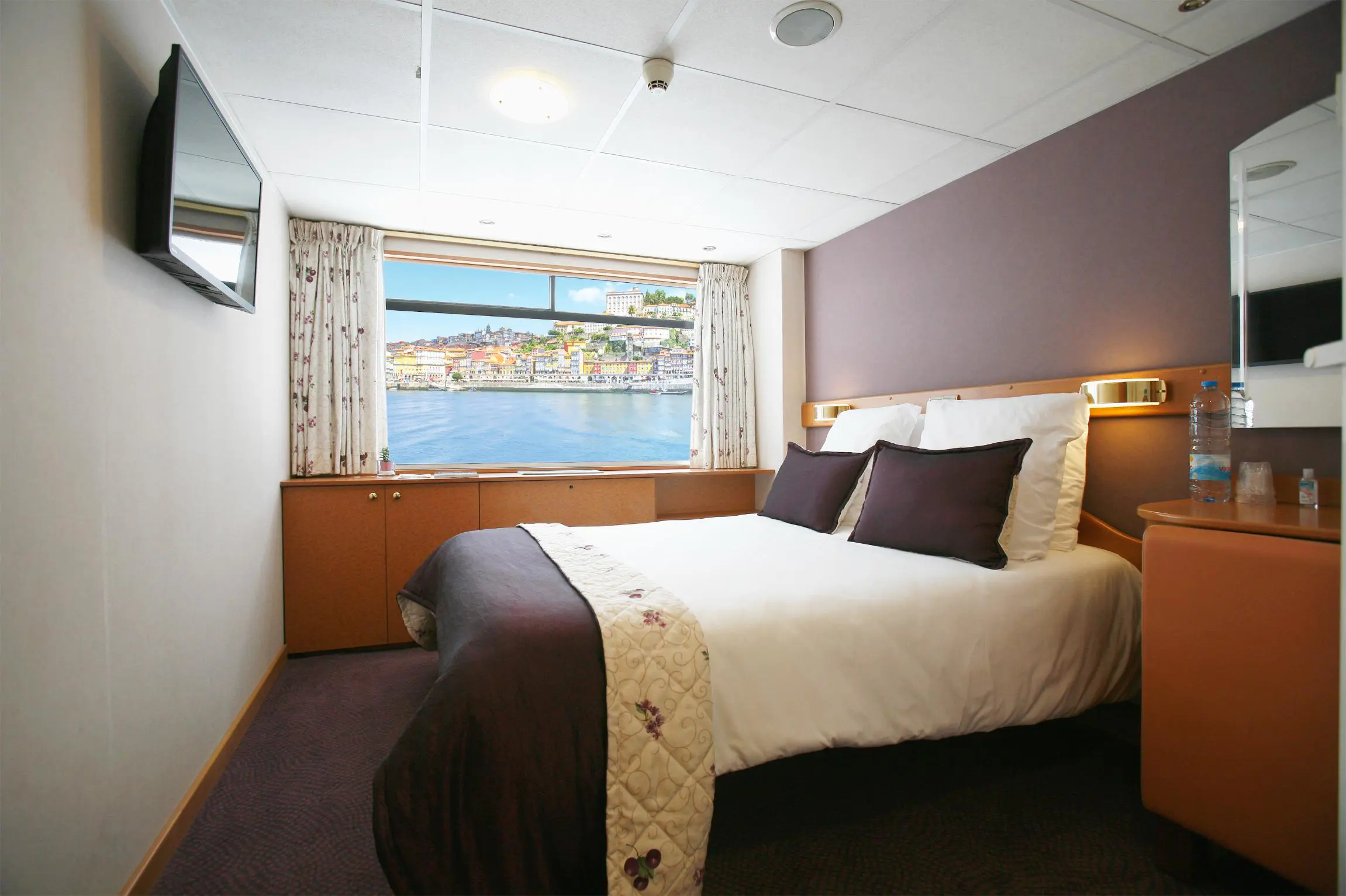MS Infante Don Henrique cabin