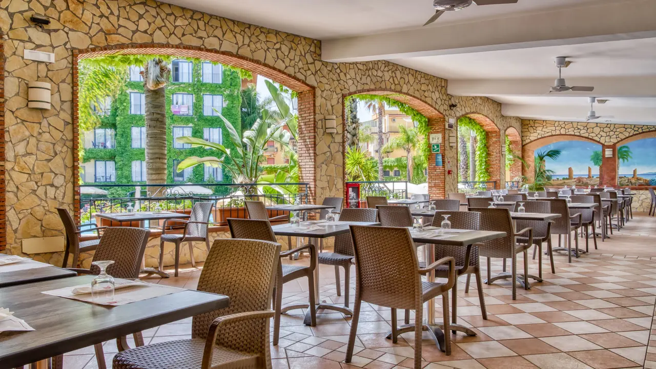 Hotel Caesar Palace, Giardini Naxos, dining