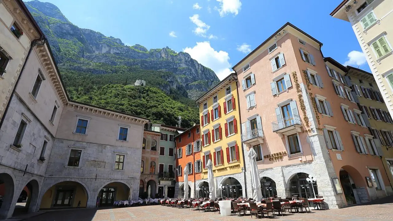 Hotel Portici, Riva Del Garda, Exterior