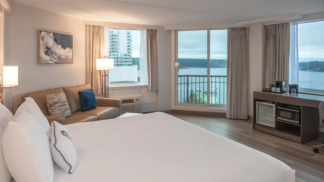 Coast Bastion Hotel, Nanaimo, bedroom
