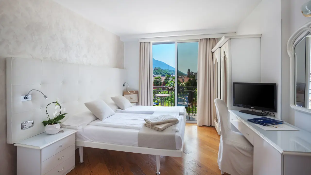 Continental Hotel, Torbole, Bedroom