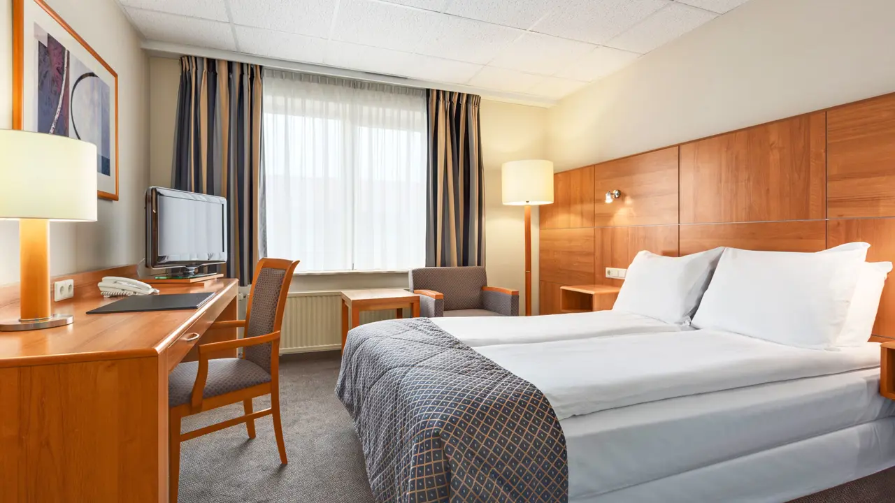 Nh Koningshof Eindhoven Bedroom Edit